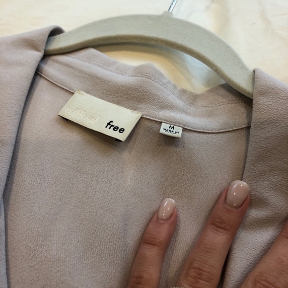 Lilac blouse - Picture 2 of 2